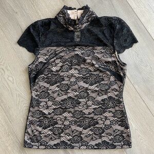 NEW YORK AND COMPANY - EUC black lace top size SMALL